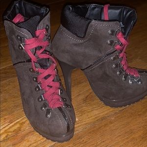 Nice pair of heel boots